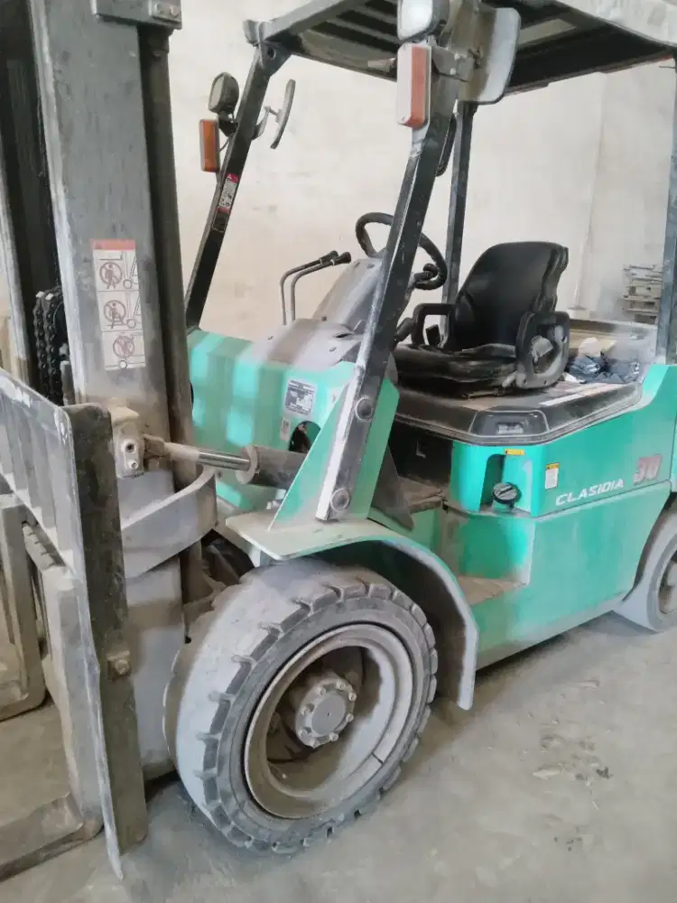 Cari pekerjaan operator forklif