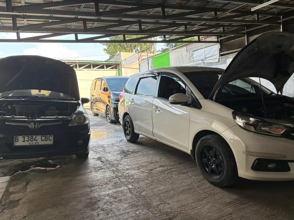 Customer Service dan admin bengkel, yang sudah BERPENGALAMAN