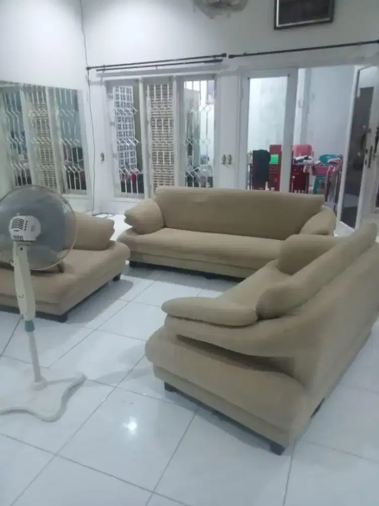 Layanan jasa cuci kasur, sofa, dan karpet