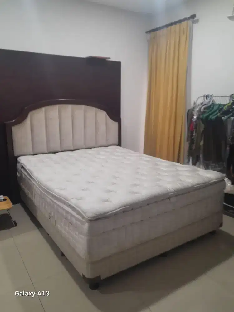 Layanan jasa cuci kasur, sofa, dan karpet