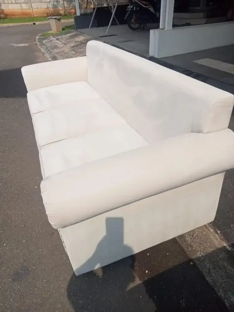 Layanan jasa cuci kasur, sofa, dan karpet