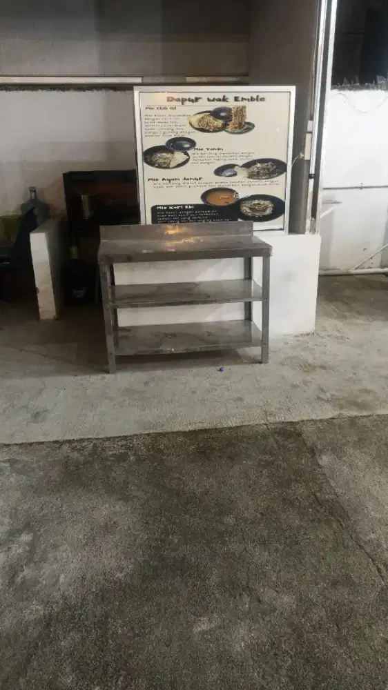 Butuh Karyawati untuk Jaga Stand makanan dan minuman