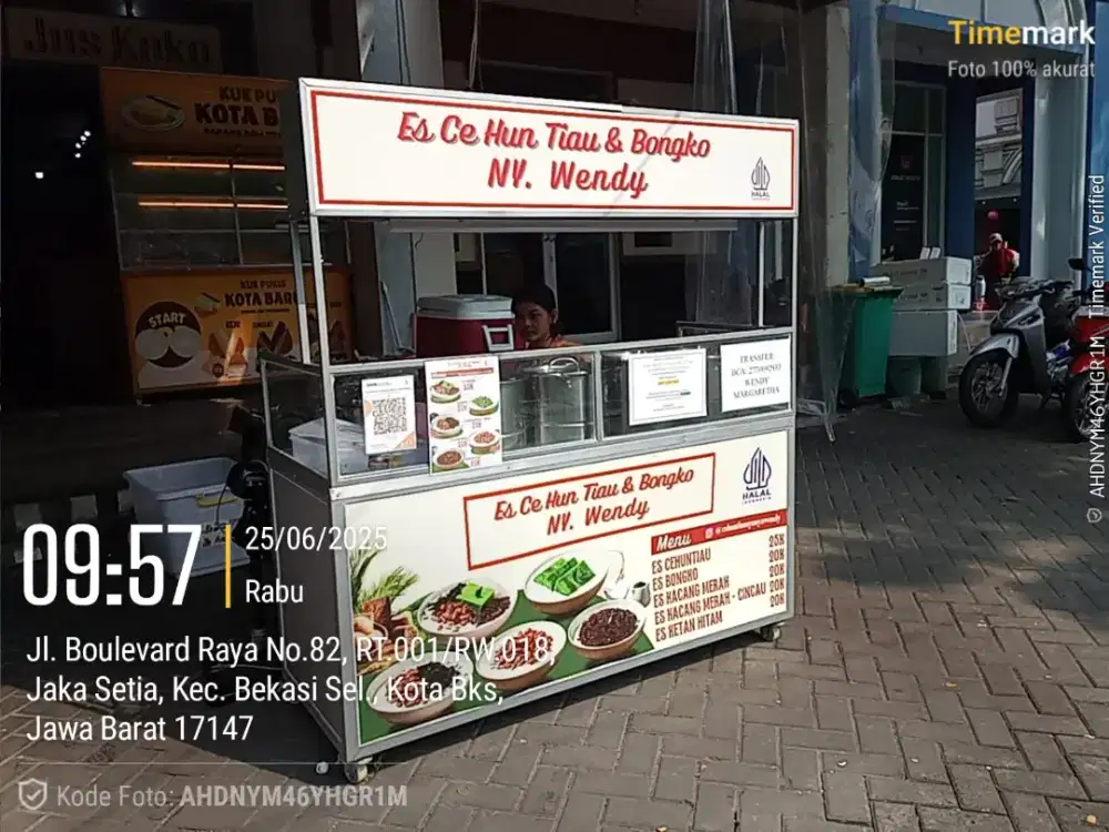 Di Butuhkan Kasir Dan Waiters Segera!