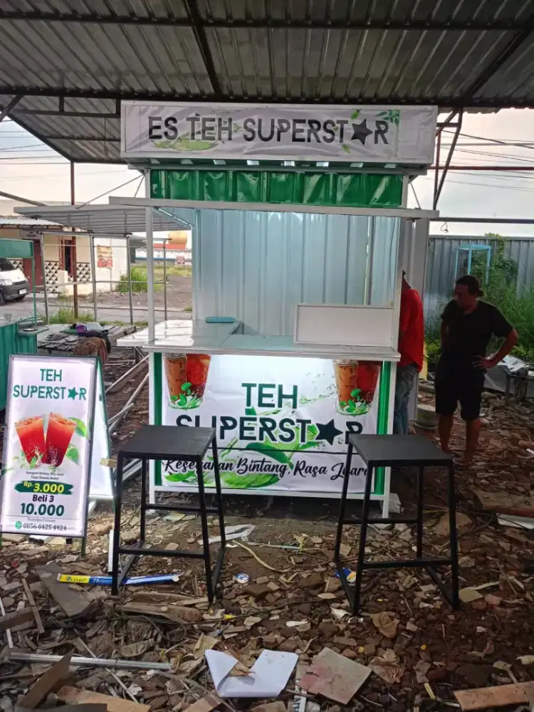 Penjaga Stand Minuman