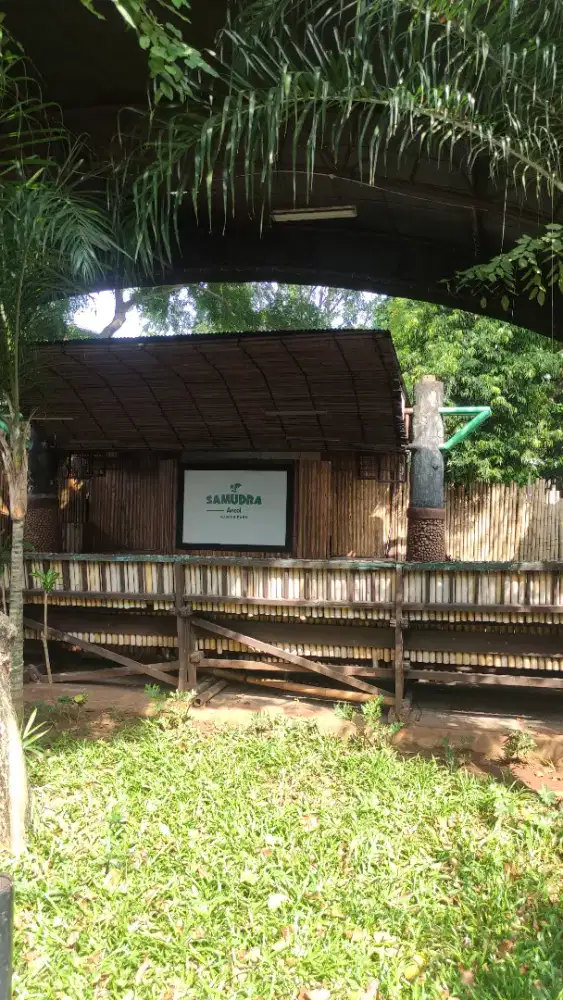 Dibutuhkan karyawati toko fnb