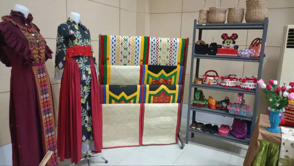 Dicari SPG atau penjaga stand pameran khusus wanita penampilan menarik