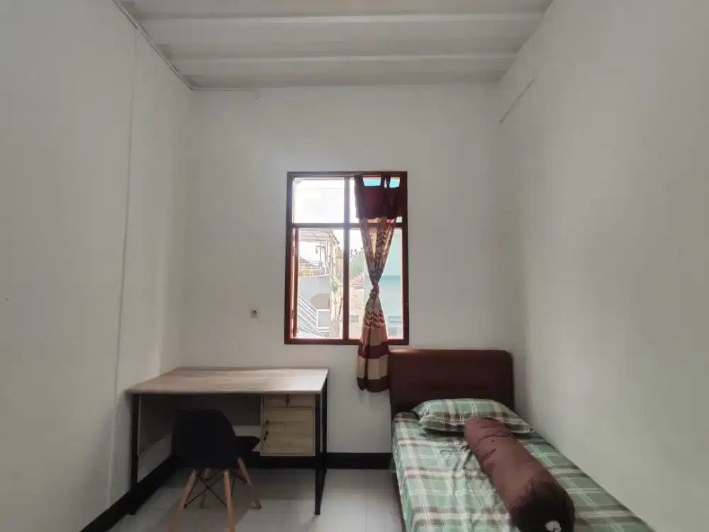 Menerima panggilan kerja.