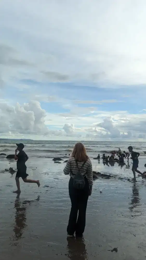 Saya sedang mencari pekerjan art
