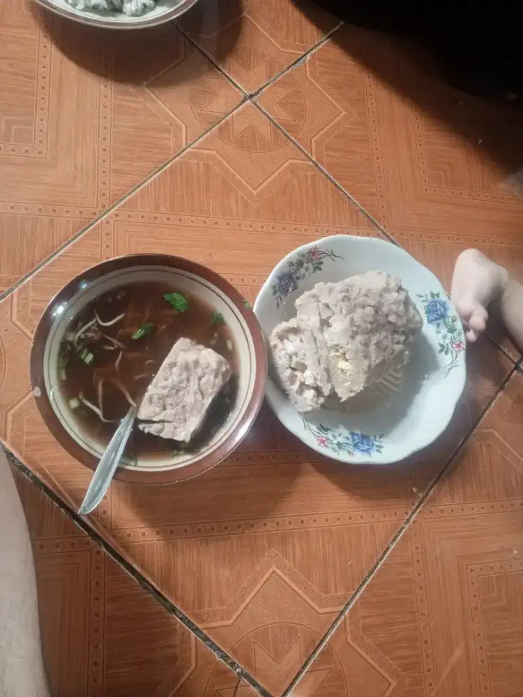 mencari yang jiwa dagang keliling . memiliki kendaraan dan hp