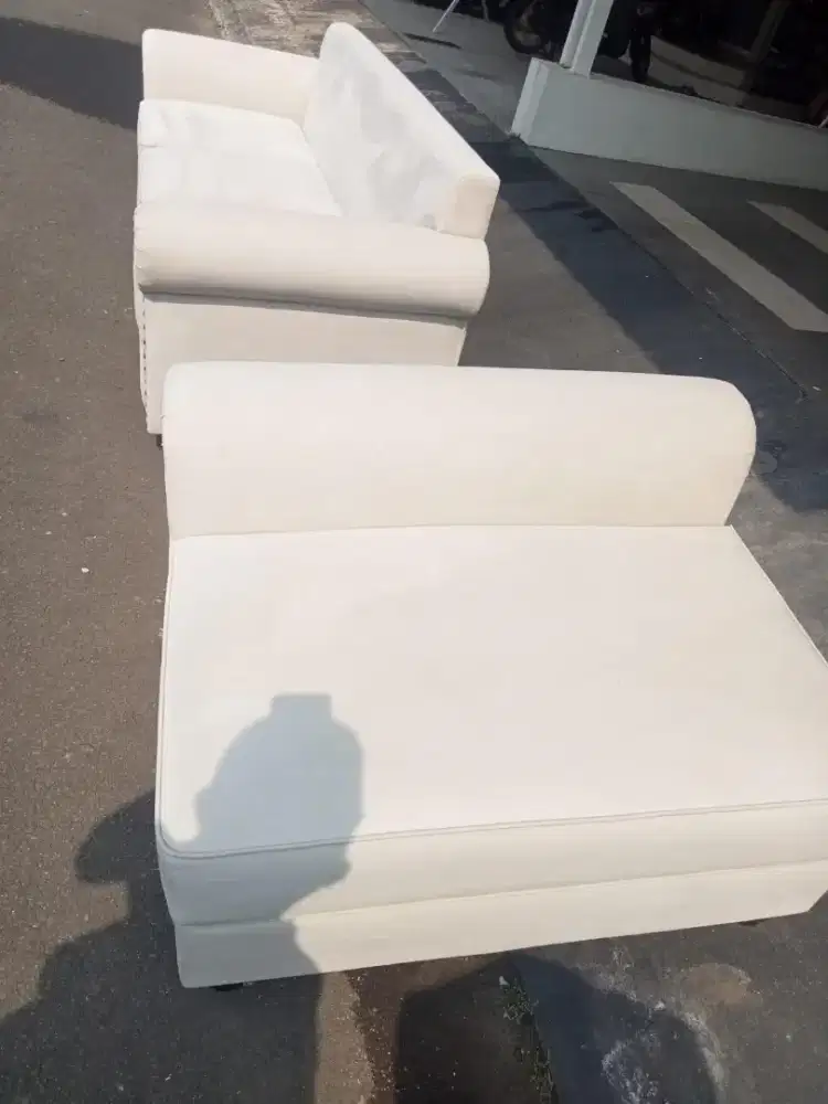 Layanan jasa cuci kasur, sofa, dan karpet