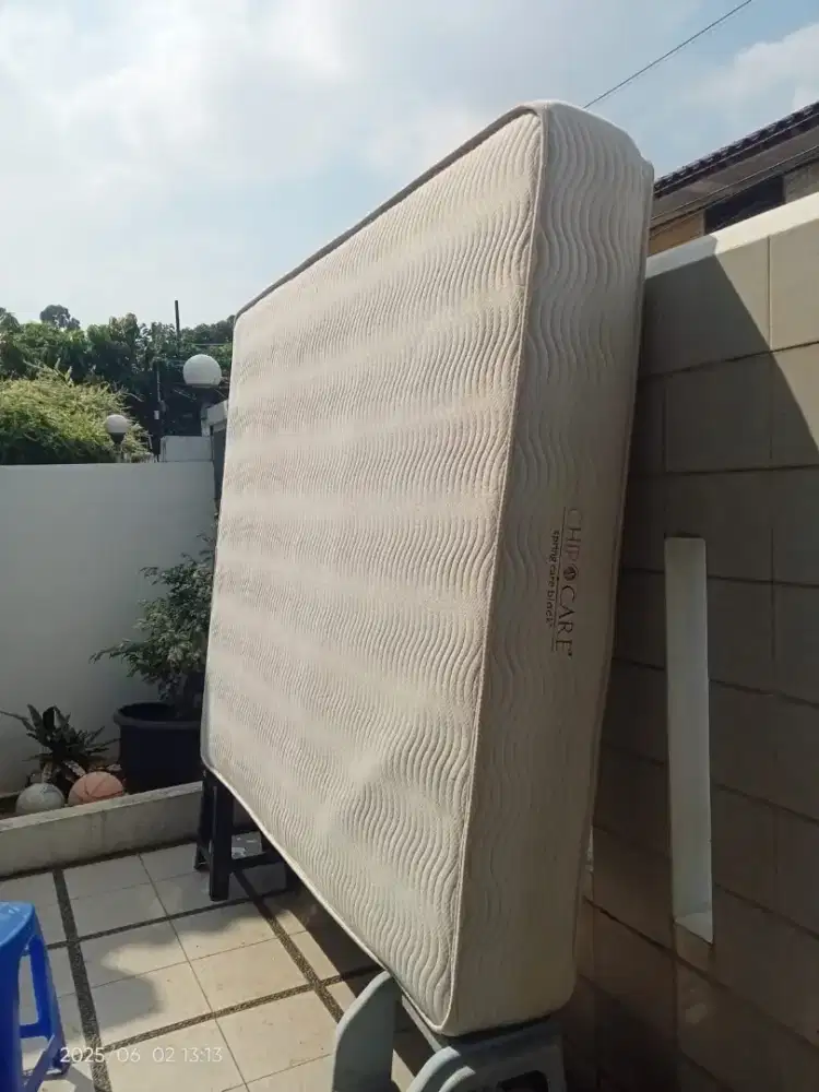 Layanan jasa cuci sofa, kasur, dan karpet