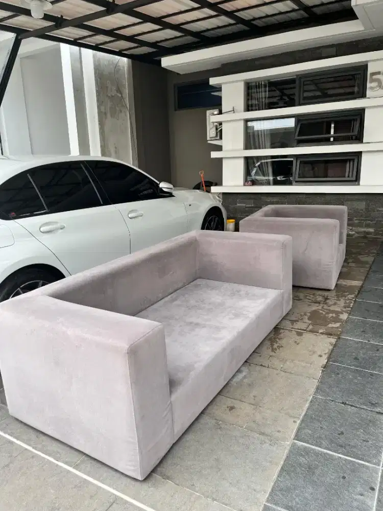 Layanan jasa cuci kasur, sofa, dan karpet