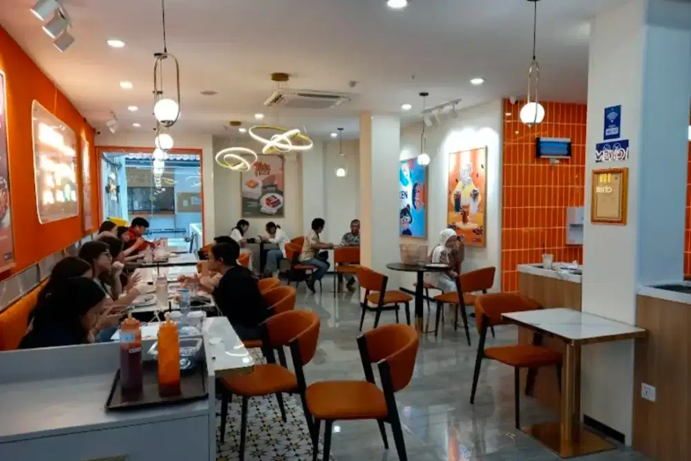 Di butuhkan kasir dan pramusaji wanita untuk ayam crispy