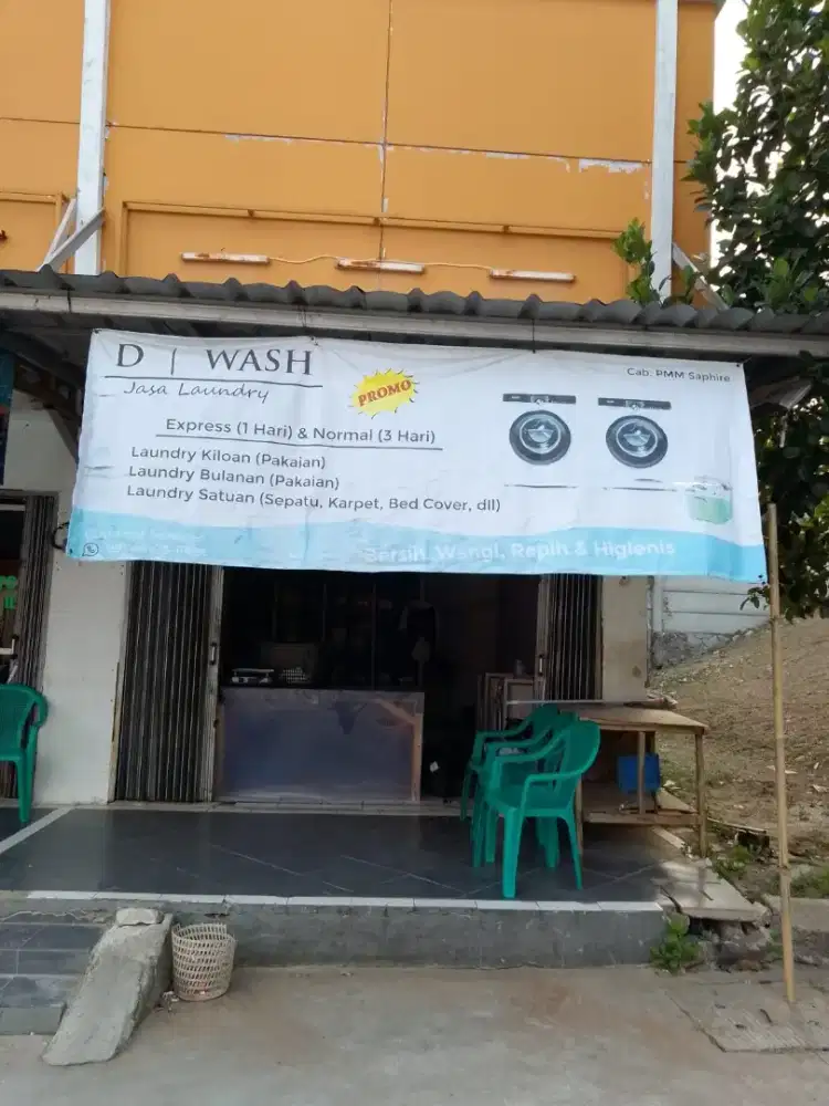 Karyawan Laundry Perempuan