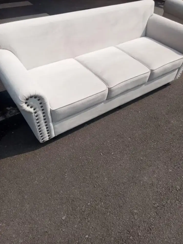 Layanan jasa cuci kasur, sofa dan karpet