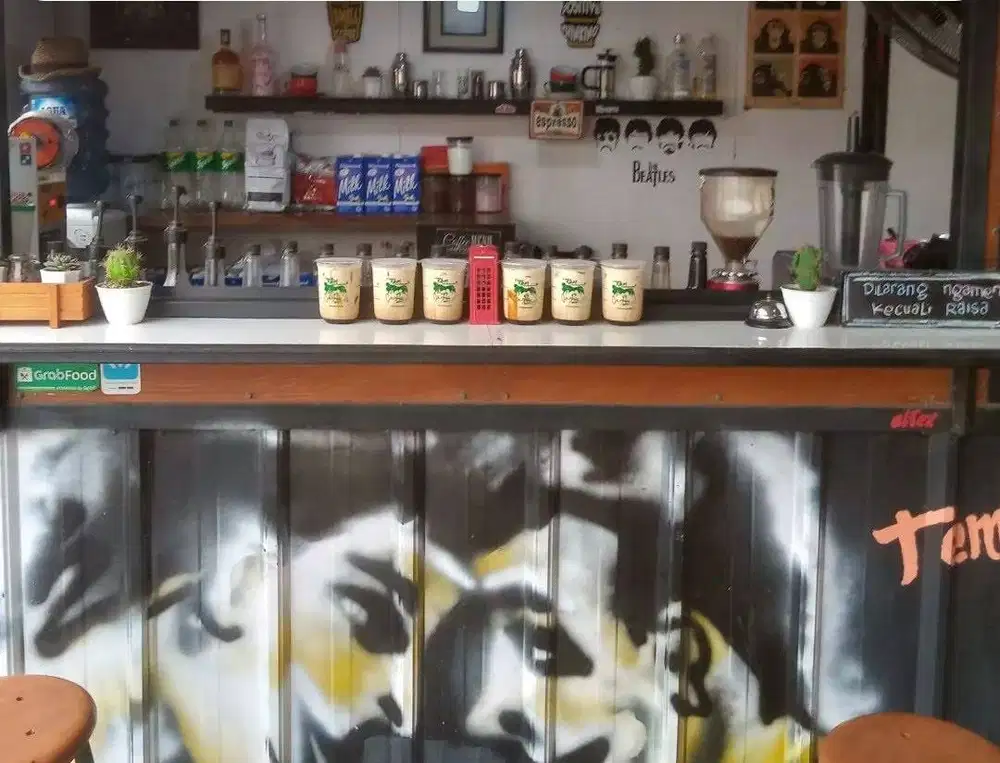 Barista pengalaman mencari pemodal yg mau buka cafe  f&b/kerj