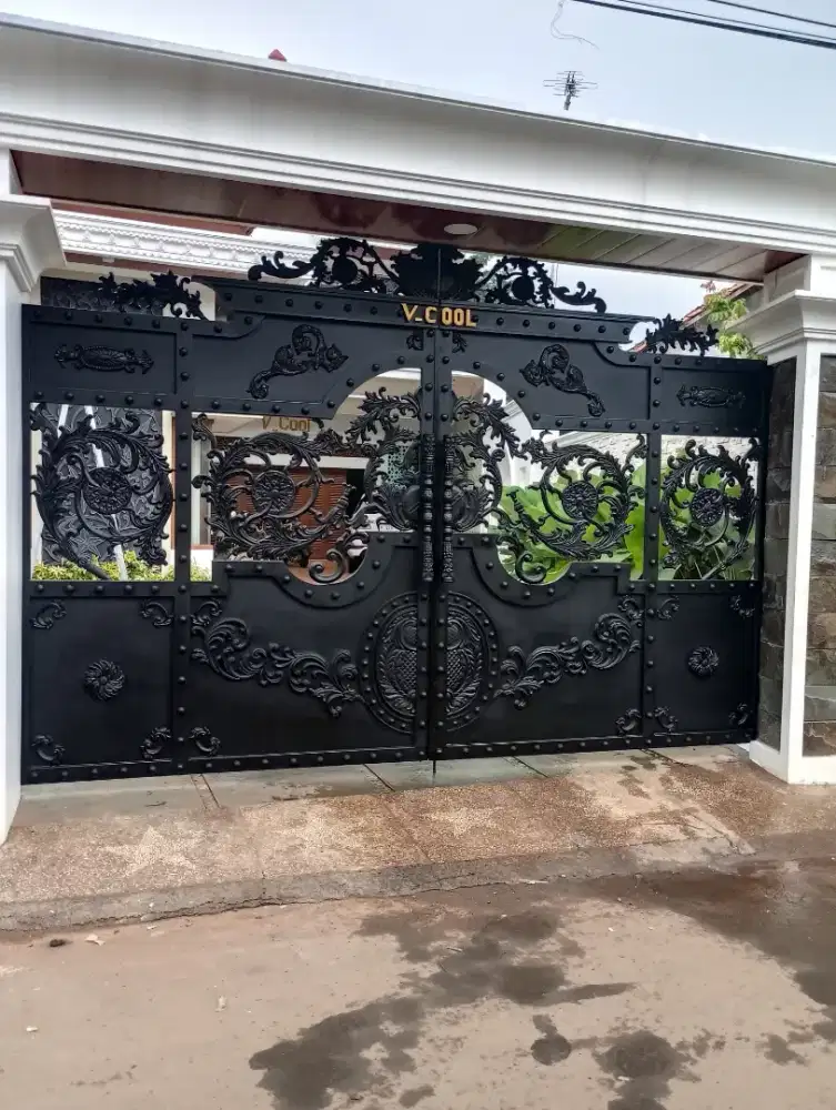 Pagar gerbang klasik modern
