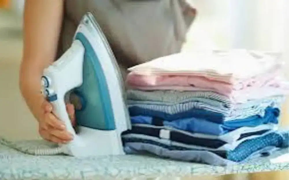 Pegawai Setrika dan Packing Laundry