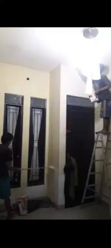 Tukang cat harian ataupun borongan
