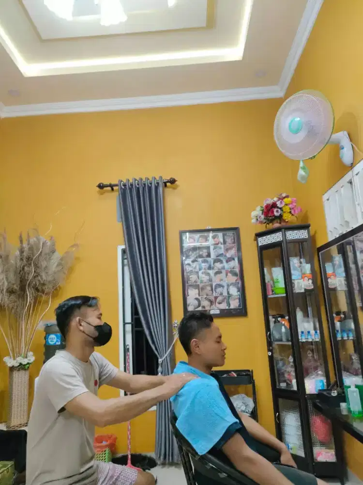 Hairstyles & Barberman Butuh kerjaan di Salon / Barber