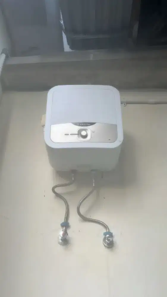 Teknisi water heater tukang water heater instalasi water heater