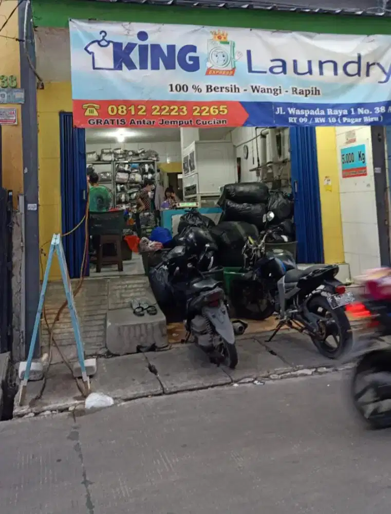 Wanita / Ibu Strika Laundry