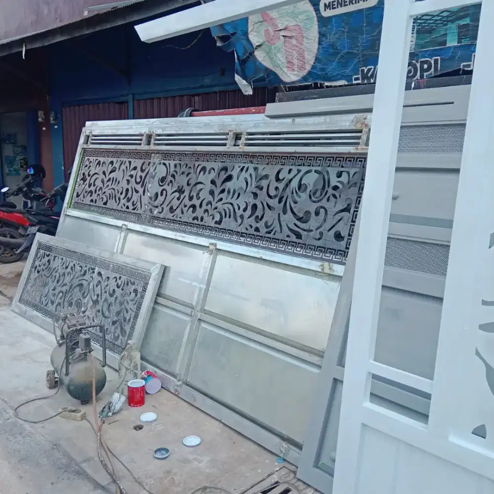 Bengkel las D,R