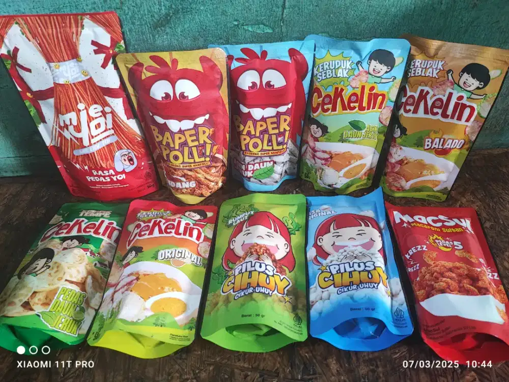 Jualan cemilan dan snack sampingan