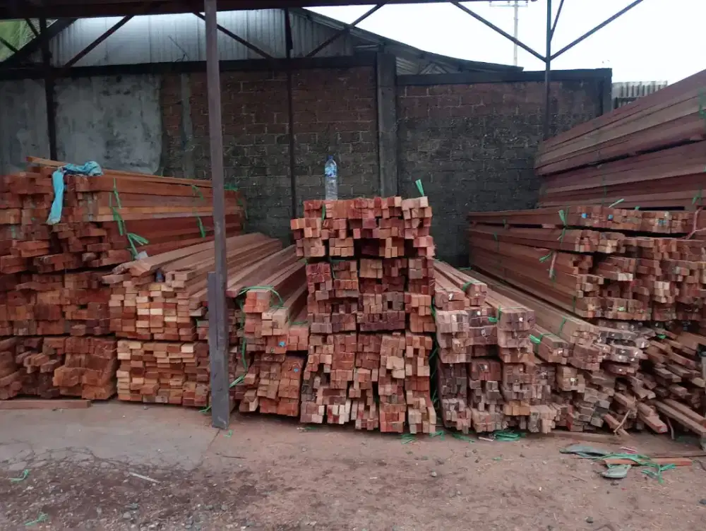 Dicari tukang bongkar kayu harian, freelance 2 sampai 3 jam