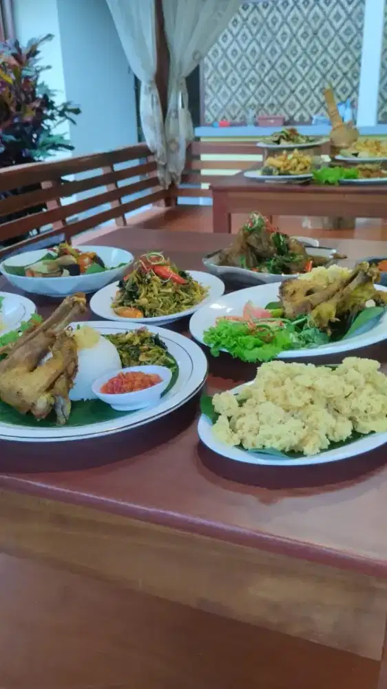 Lowongan R1: Juru Masak (Koki) , R2: Helper