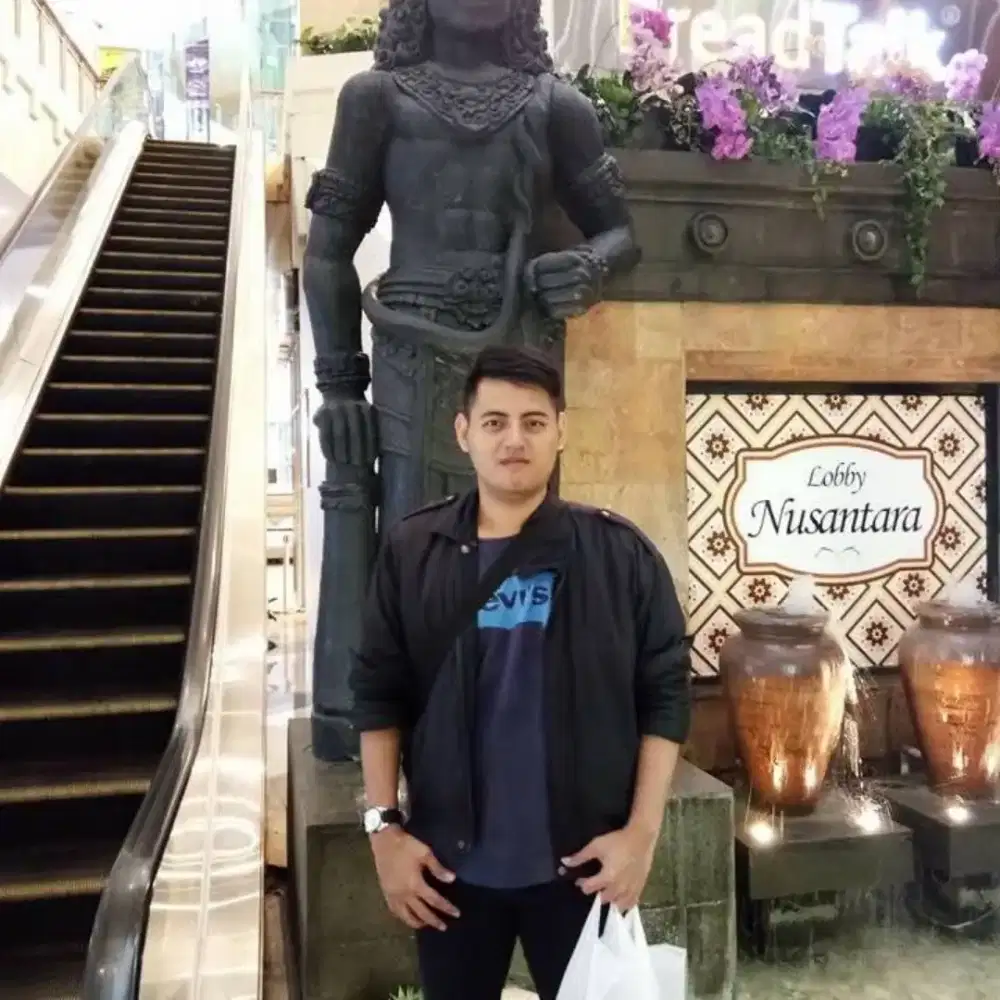 Cari kerjaan apa Bae yg penting halal