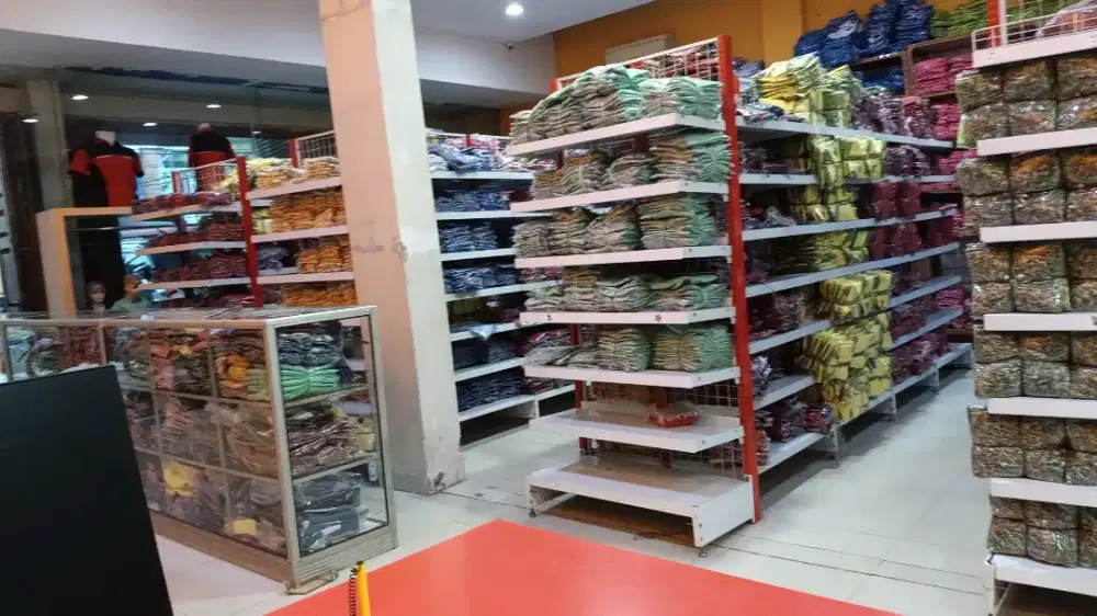 Dibutuhkan karyawan toko /kompeksi