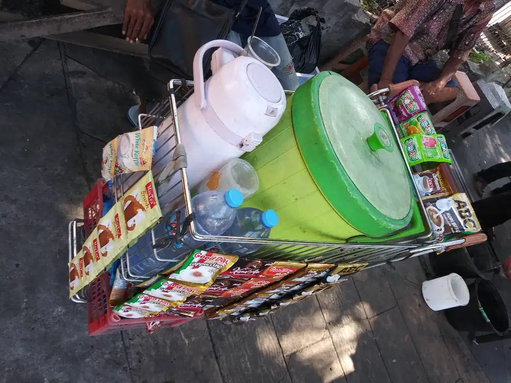 Troli usaha Kopi keliling sama isinya