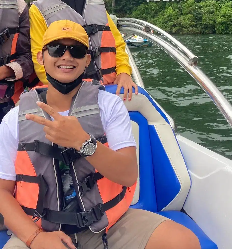 Mencari pekerjaan driver atau apa saja modal sim A
