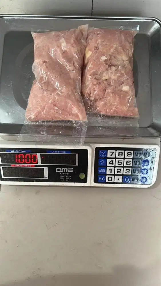 Kurir daging / kang antar / tukang antar / kurir / kirim ayam / pengir