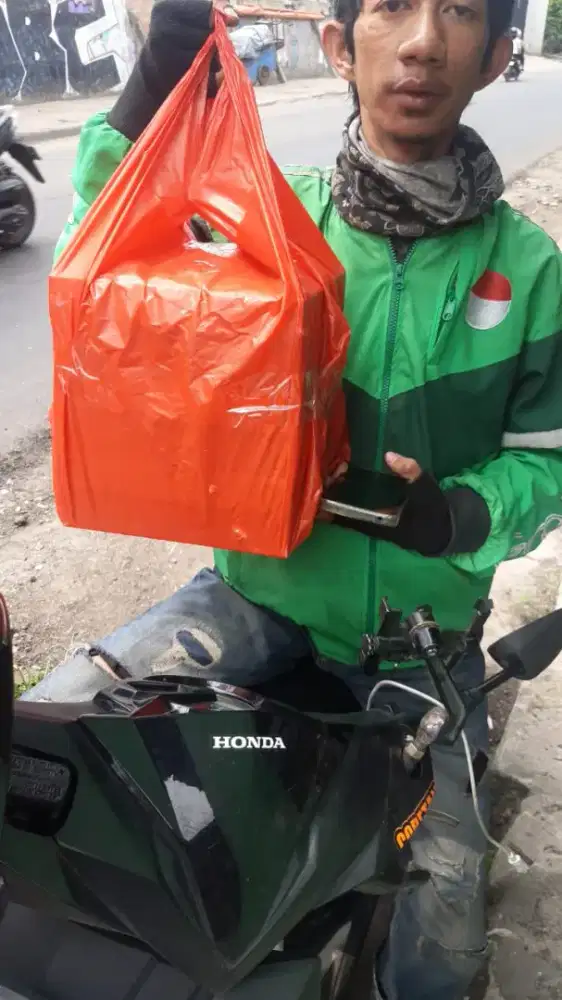 Dibutuhkan laryawan