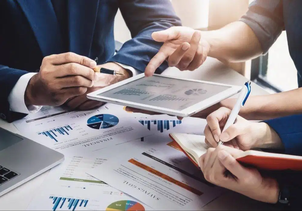 WE'RE HIRING FINANCE/ACCOUNTING