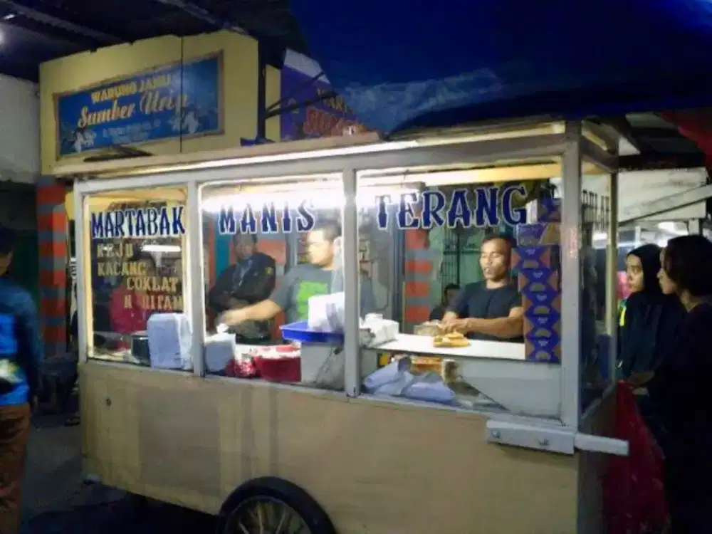 Di butuhkan karyawan yg biasa jualan martabak
