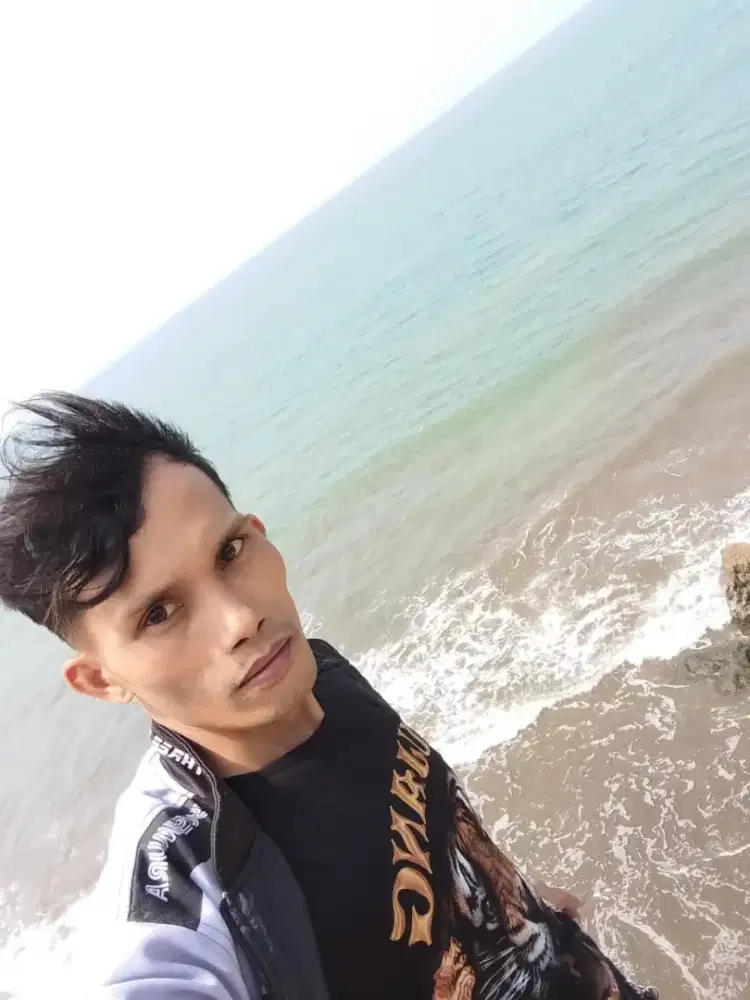 Cari krjaan ditoko blh kenek apa aja yg penting halal