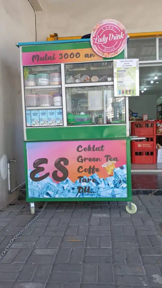 Dicari 2 org karyawati jaga stand makanan
