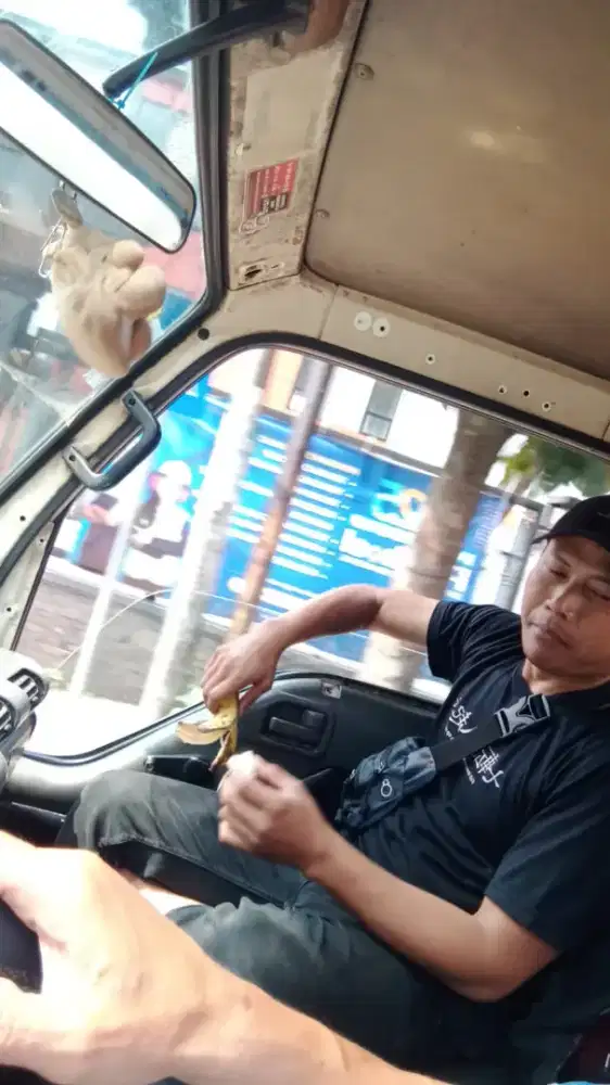 Siap menjadi supir/driver mau pribadi appa logistik