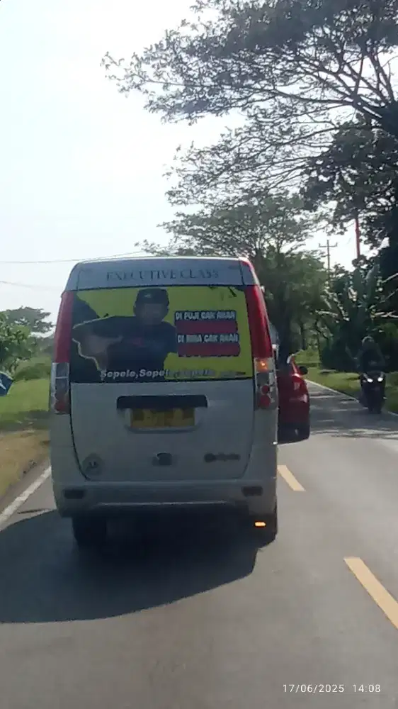 Cari pekerjaan nopo mawon