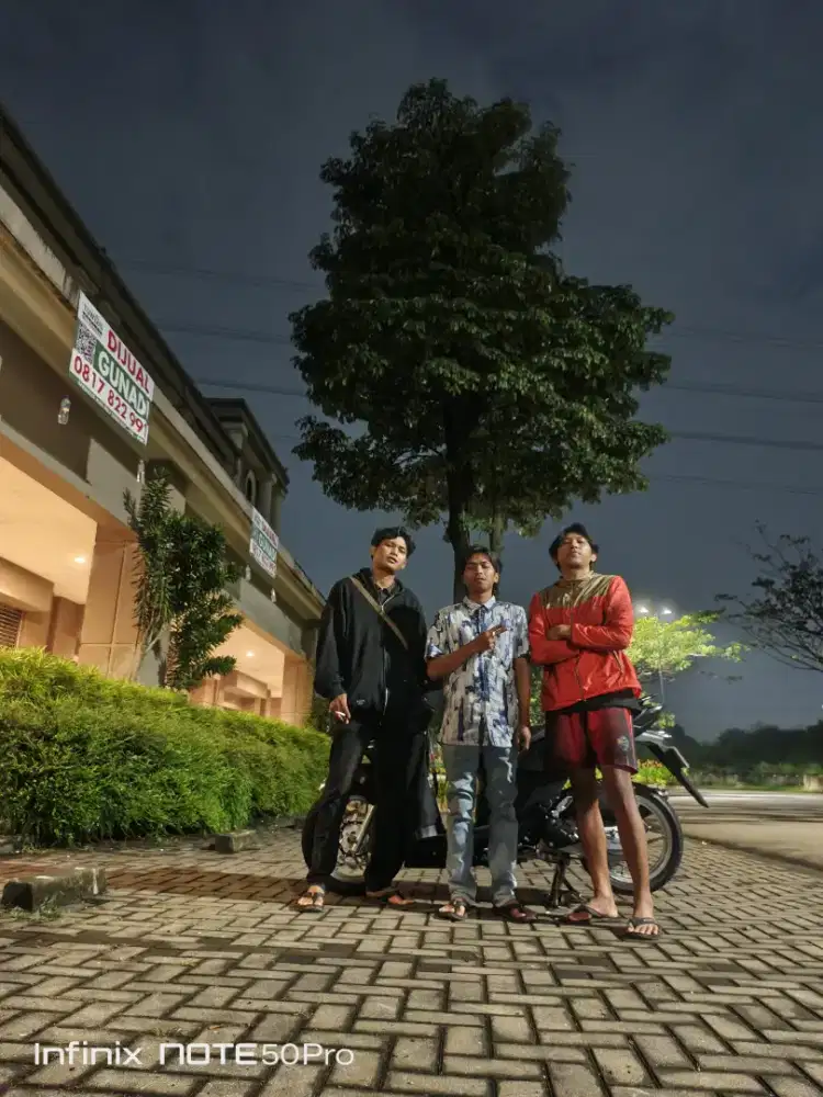 Nyari kerja yang serius buat dua orang