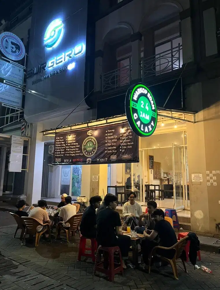 Karyawan Warkop