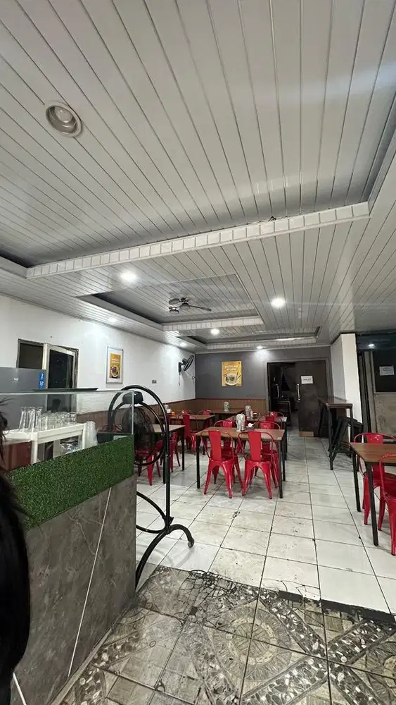 LOWONGAN WAITRES DAN JURU MASAK