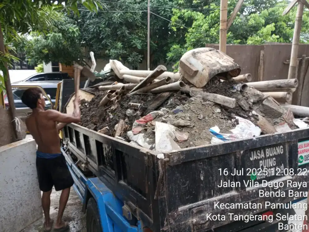 Jasa buang puing tanah