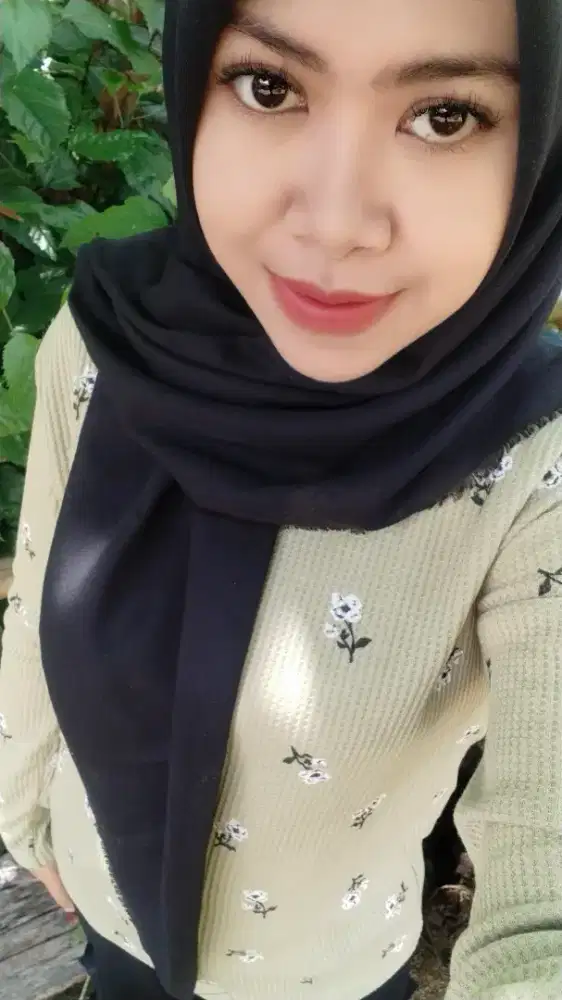 Cari Loker art/momong/jaga toko yg bisa pp