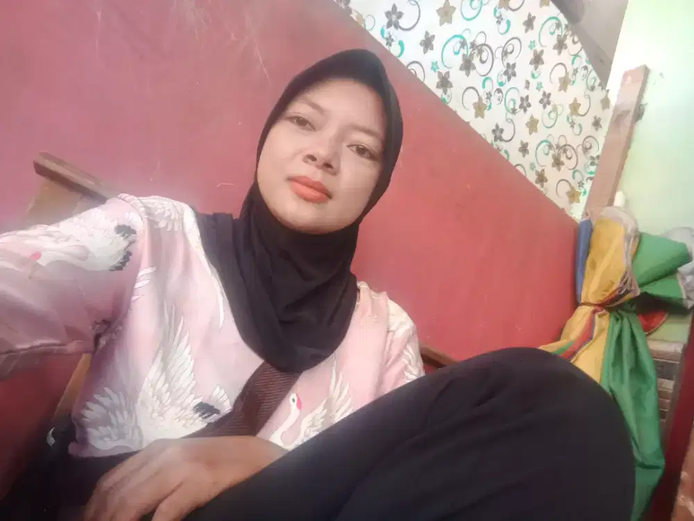cari loker momong baby atau ibu lansia