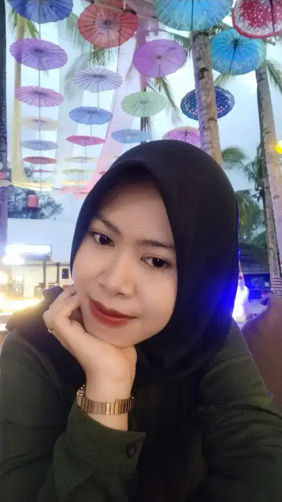 Cari loker art/momong/jaga toko