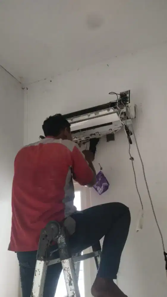 PEMBERSIHAN AC RUTIN, CUCI AC, BONGKAR PASANG AC BERGARANSI